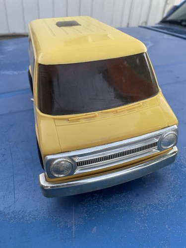 Vintage 1970’s Cox Action Van tethered Yellow Bus - Untested - Picture 3 of 23