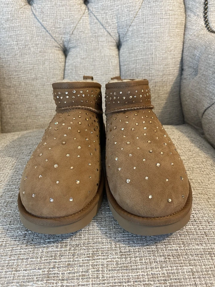 WOMEN’S UGGS Covered With Swarovski Crystals Size 11 NEW AS IS - Image 2 of 4