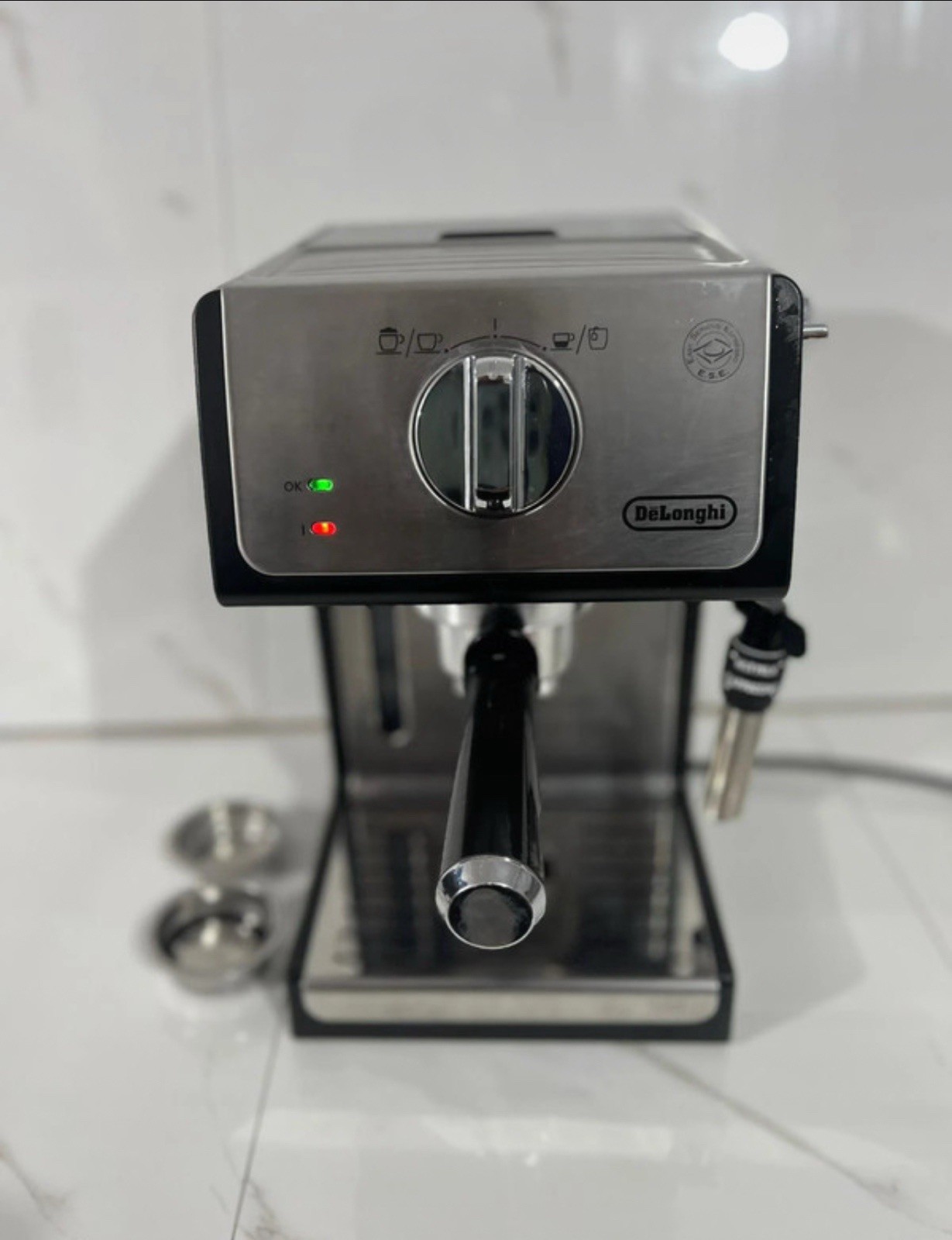 Delonghi Coffee Maker  Barista Pump Espresso Machine ECP35.31
