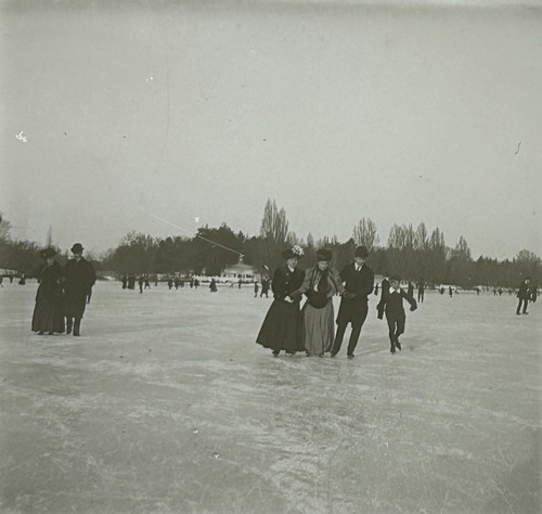 Ancienne Photo Patinage Sur Glace – Tirage Albuminé Original – Circa 1880 – 19x24,5 Cm