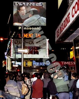 1998 New Yorkers Stop To Watch the Seinfeld Finale In Times