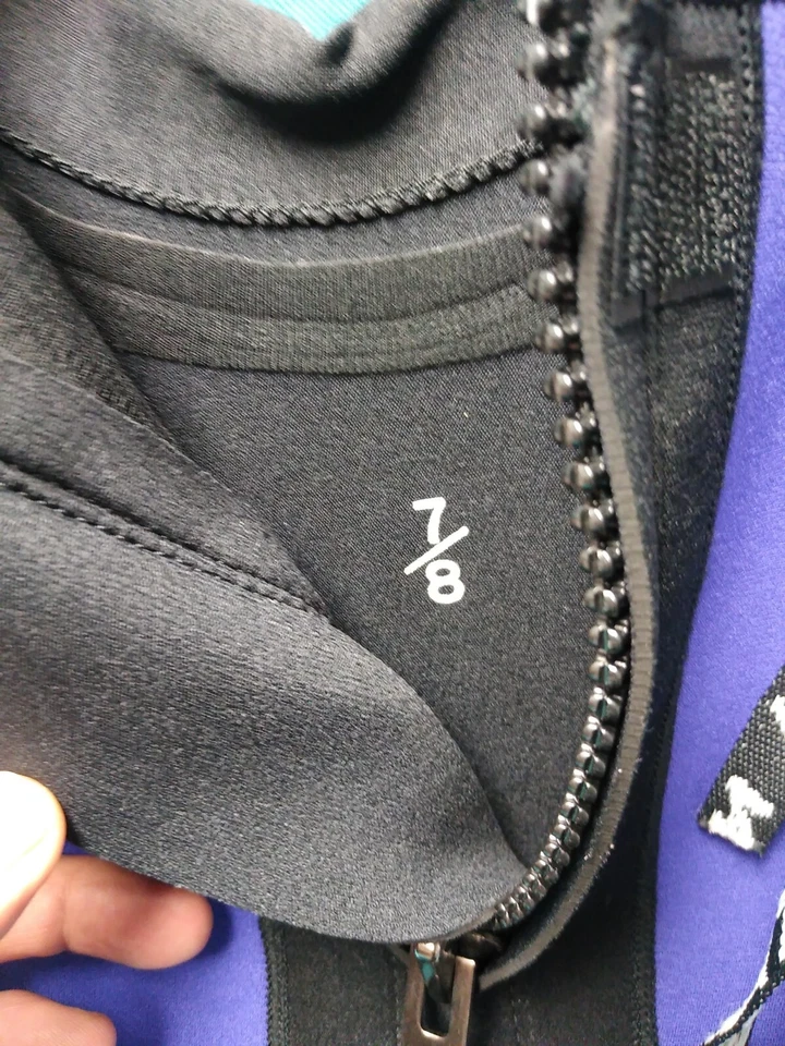 Traje de neopreno Heat Wave Spring Shorty 7/8 negro púrpura para mujer en muy buen estado y guantes a juego Foto 3 de 4