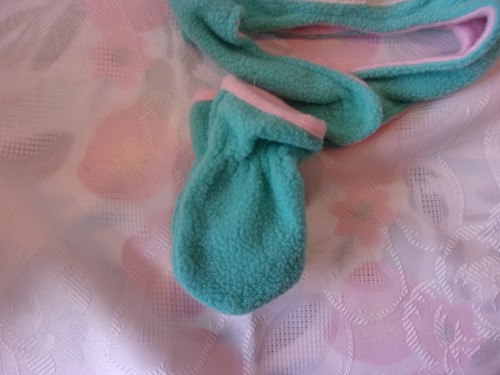 CARTER'S-SIZE 0-9 MONTHS AQUA WINTER HAT /MITTEN FOR GIRL - Picture 3 of 3