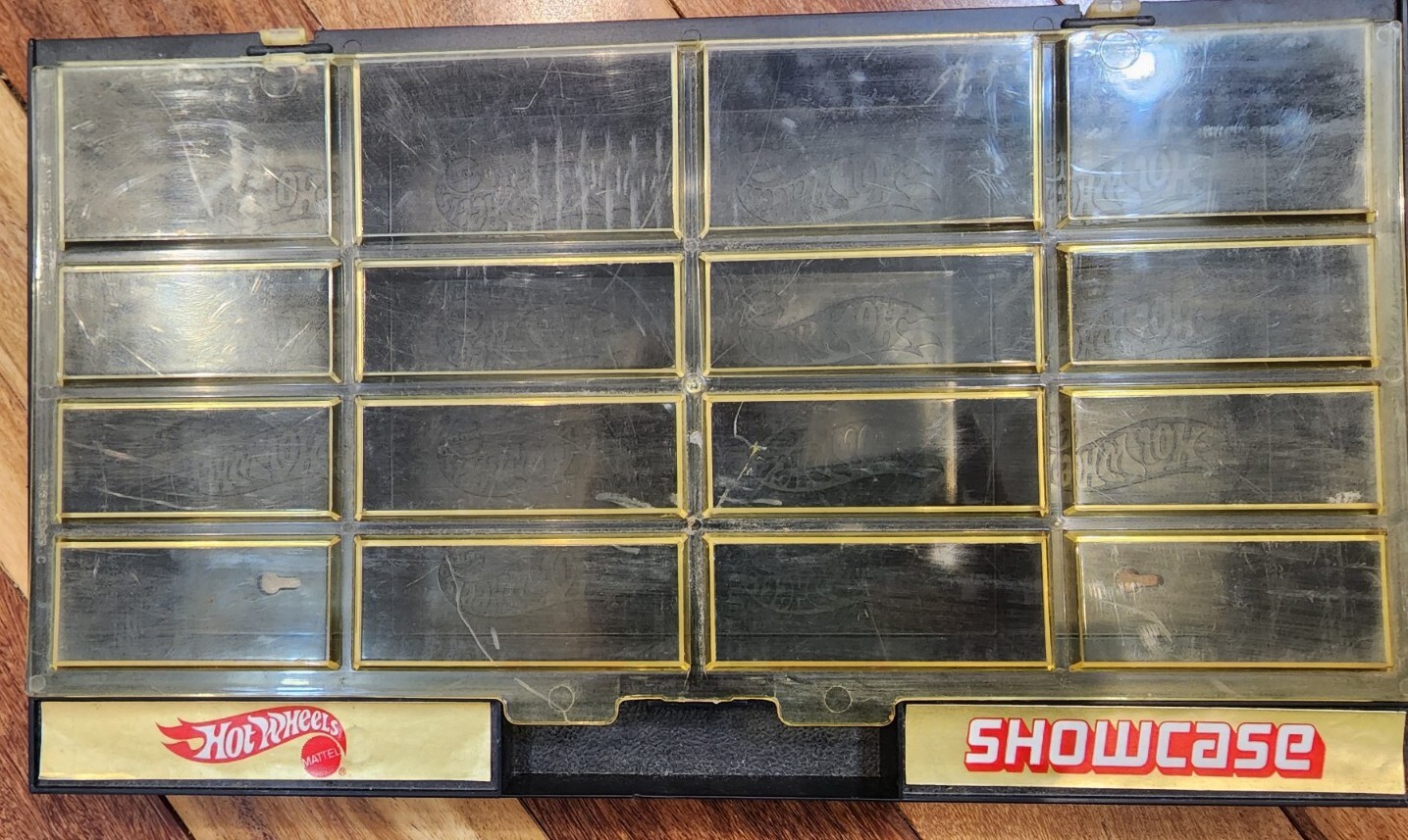 1981 Hot Wheels Wall Mount Showcase Display Case eBay