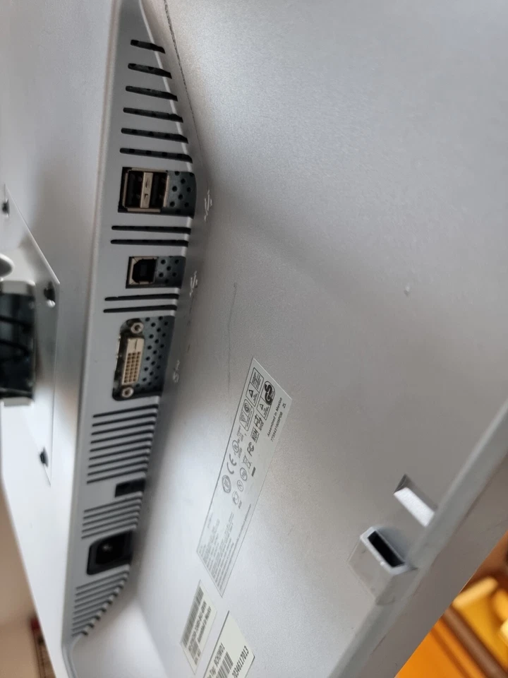 DELL UltraSharp 3007WFP-HC Monitor 30" - 76cm - Bild 4 von 4