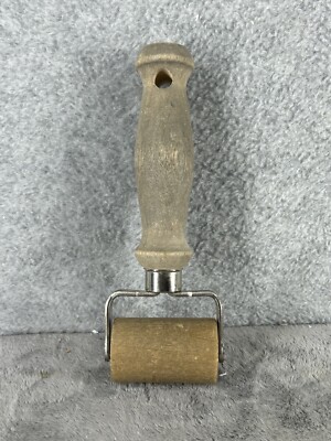 Vintage Accuracy Warner Tools USA Wooden Roller  6.5''