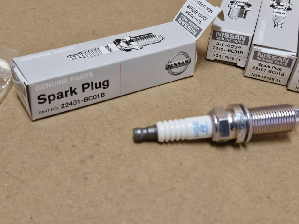 Bujía Nissan Micra Note X8 NGK LFR5E-11 22401BC01B genuina NUEVA Foto 4 de 4