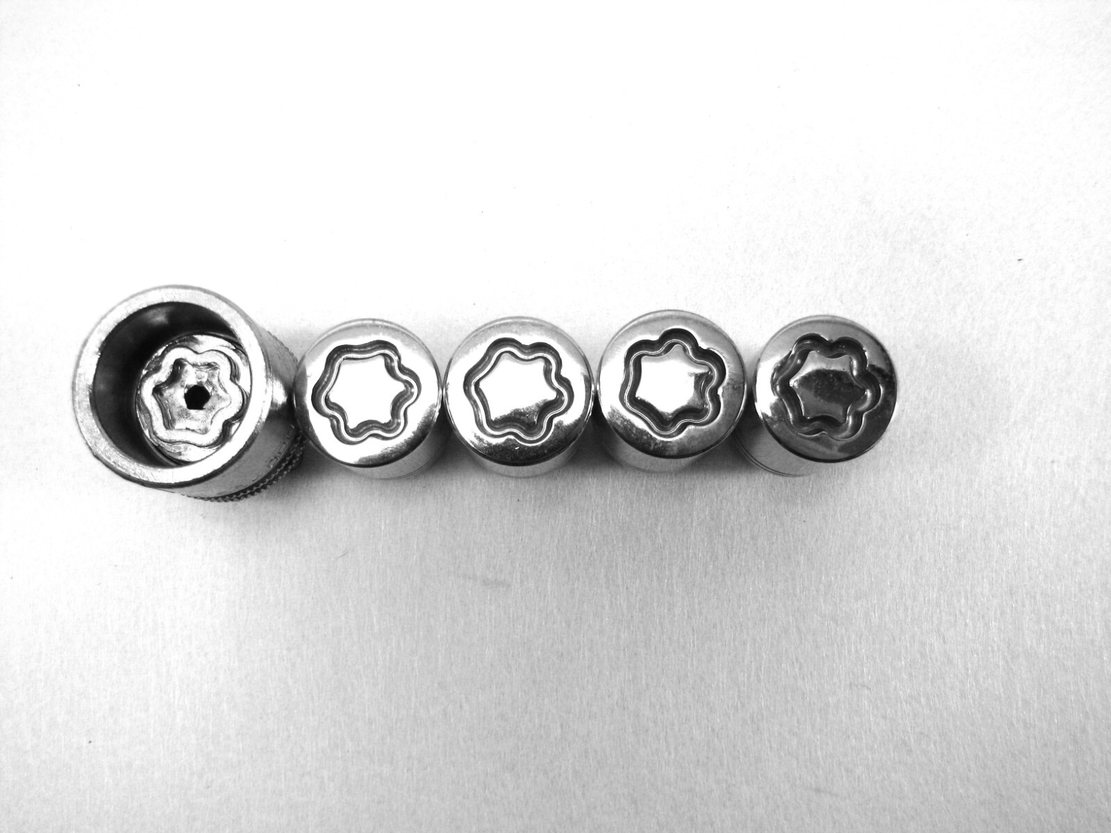 NISSAN Locking Lug Nut Set 999H1A7003 Wheel Rim Security Antitheft