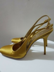 mustard slingback shoes