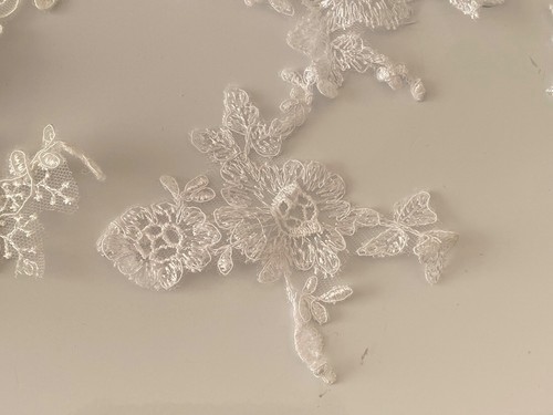 Bundle 10pcs ivory white floral sequins lace applique motif sew on lace trim - Picture 7 of 12