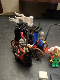 Lego Castle Lion Knights Dungeon Hunters 6042 100% Complete