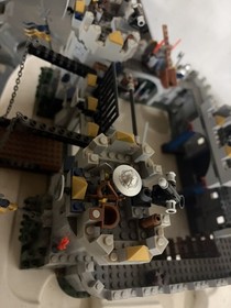 LEGO Castle: King's Castle Siege (7094) 98% Complete