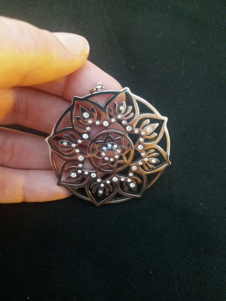 Anhänger Energetix Lotus-Blüte Edelstahl, Magnet, Magnetschmuck, weiße Kristalle - Bild 3 von 4