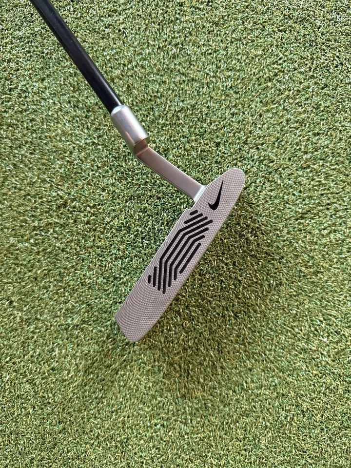 Паттер Nike Method 001 Tiger Woods с лезвием на заказ черный стержень плоский кот - Изображение 2 из 4