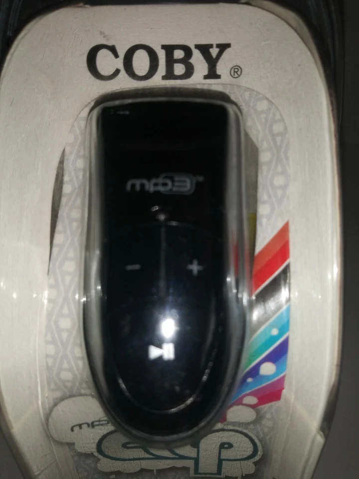 Coby 1GB MP3 Clip Audio Player Plays Up To 500 Songs MP-C582 Black - Image 2 of 4