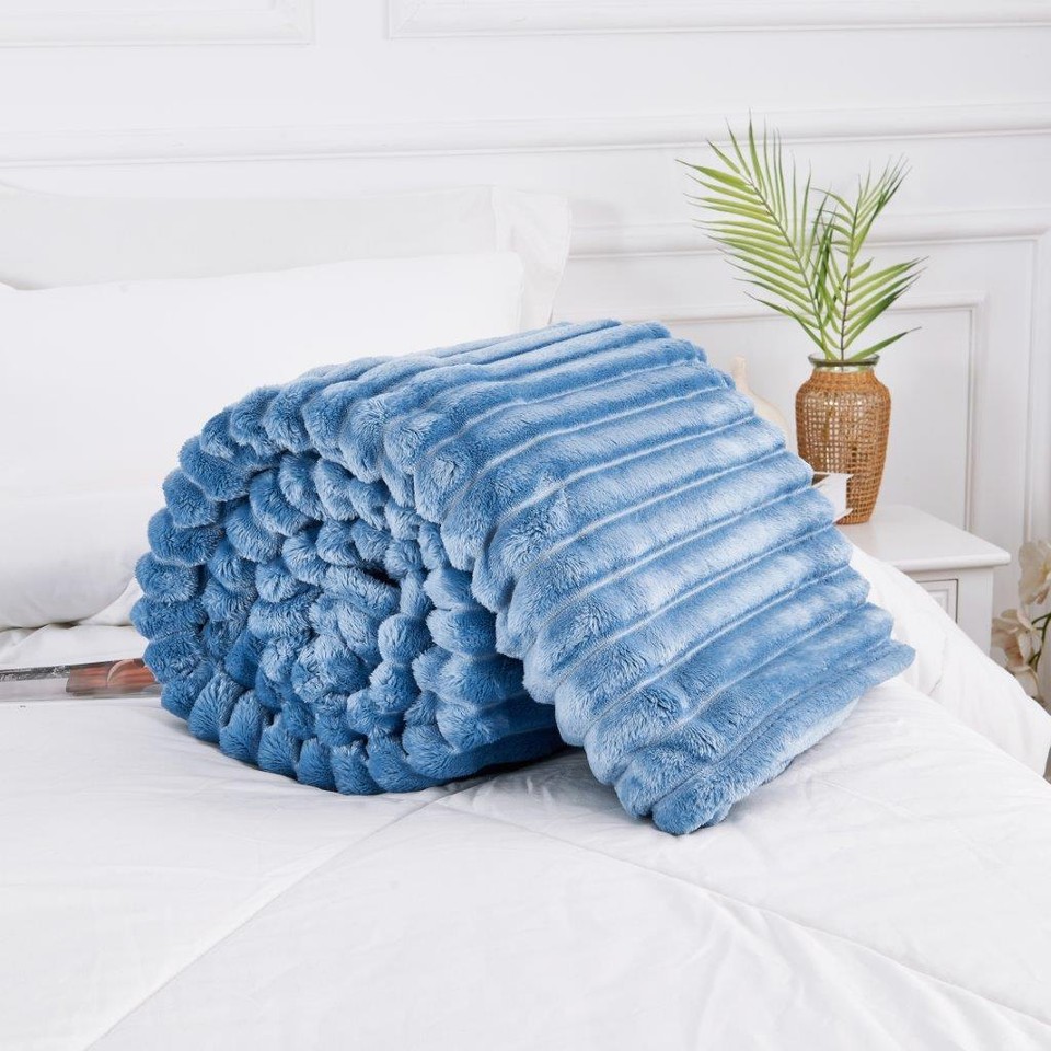 Baroque Style Embossed Milk Velvet Soft Fleece Blanket
