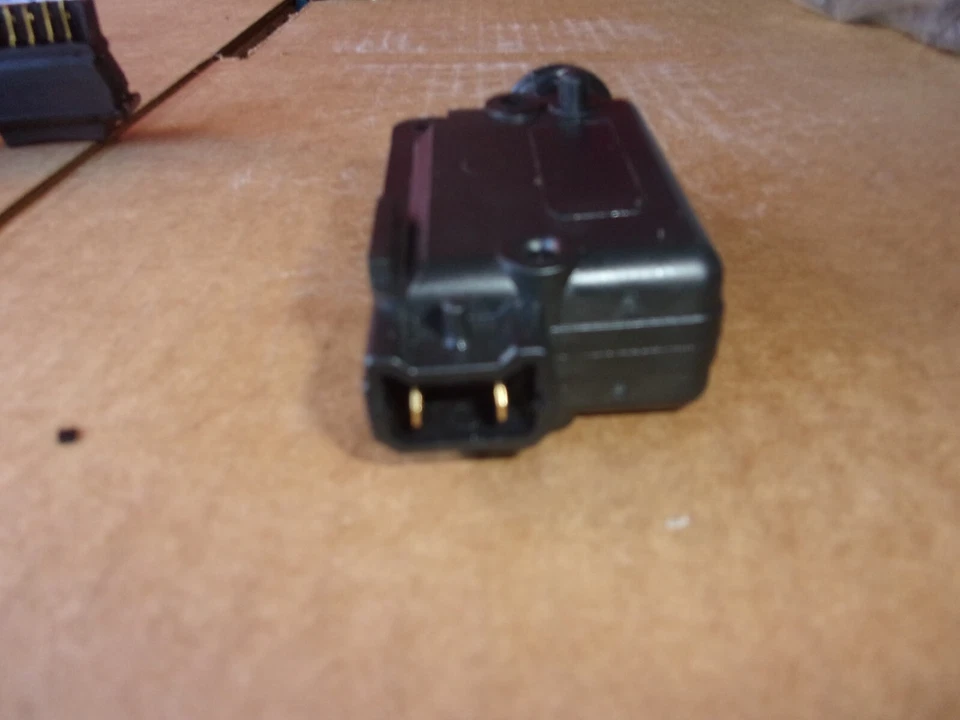 INTERRUPTOR DE VENTANA ELÉCTRICA HUMMER H1, INTERRUPTORES DE CERRADURA DE PUERTA Y CALENTADORES DE CERRADURA DE PUERTA Foto 2 de 4