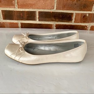 jessica simpson leve flats