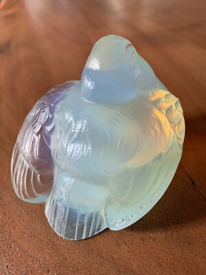 SIGNED Sabino Opalescent Glass RESTING BIRD Figurine, Etched