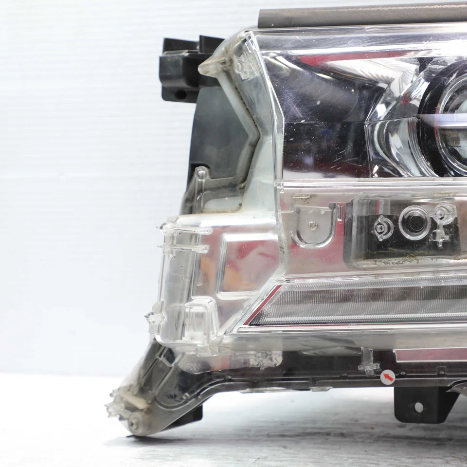 Farol lateral esquerdo projetor LED duplo Toyota Land Cruiser Premium 2016-2021 fabricante de equipamento original - Imagem 3 de 4