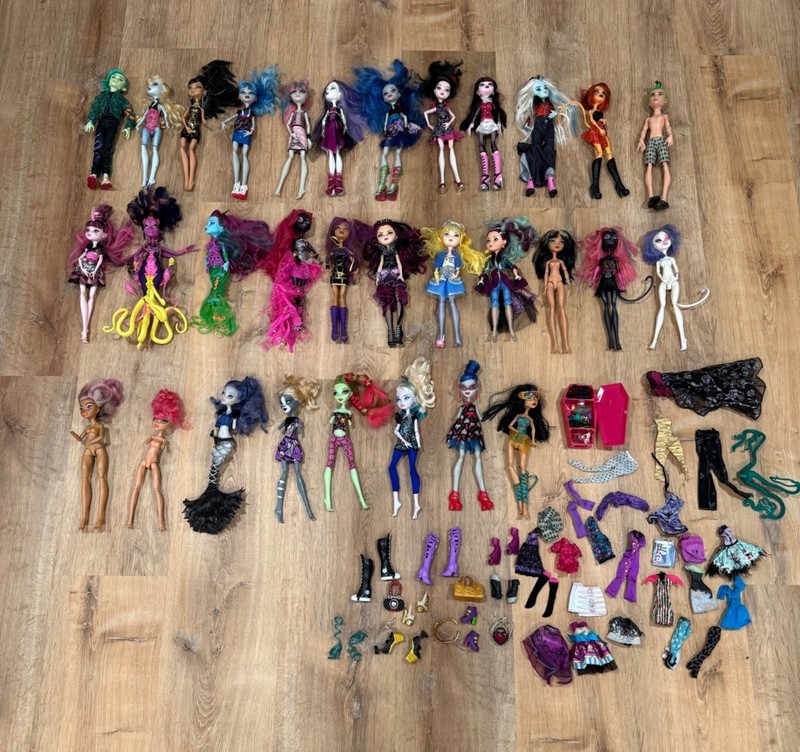 Monster High & Ever After High Doll Lot 31 Dolls 50+ Accessories Mixed Years