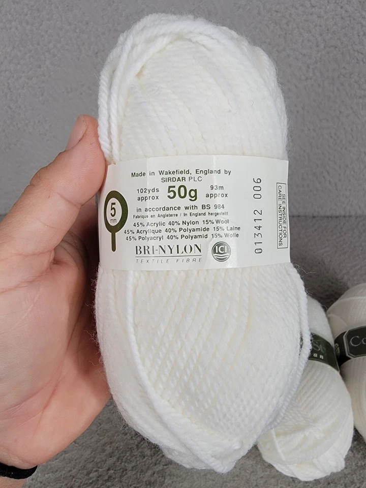 Пряжа Sirdar Country Style шерстяная смесь DK, белая кремовая, лот из 4, 50 граммов - Изображение 2 из 4