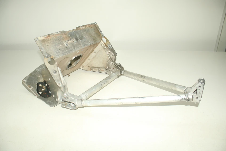 2009 Ski-doo Mxz Renegade 600 Etec Xp S Module Suspension Frame Support - Image 3 of 4