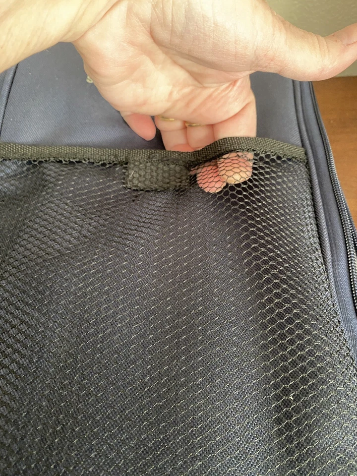 Bolso de Mano Portador de Vino Enfriador de Botellas Aislado Viaje Picnic Harrah’s Souvenir Foto 2 de 4