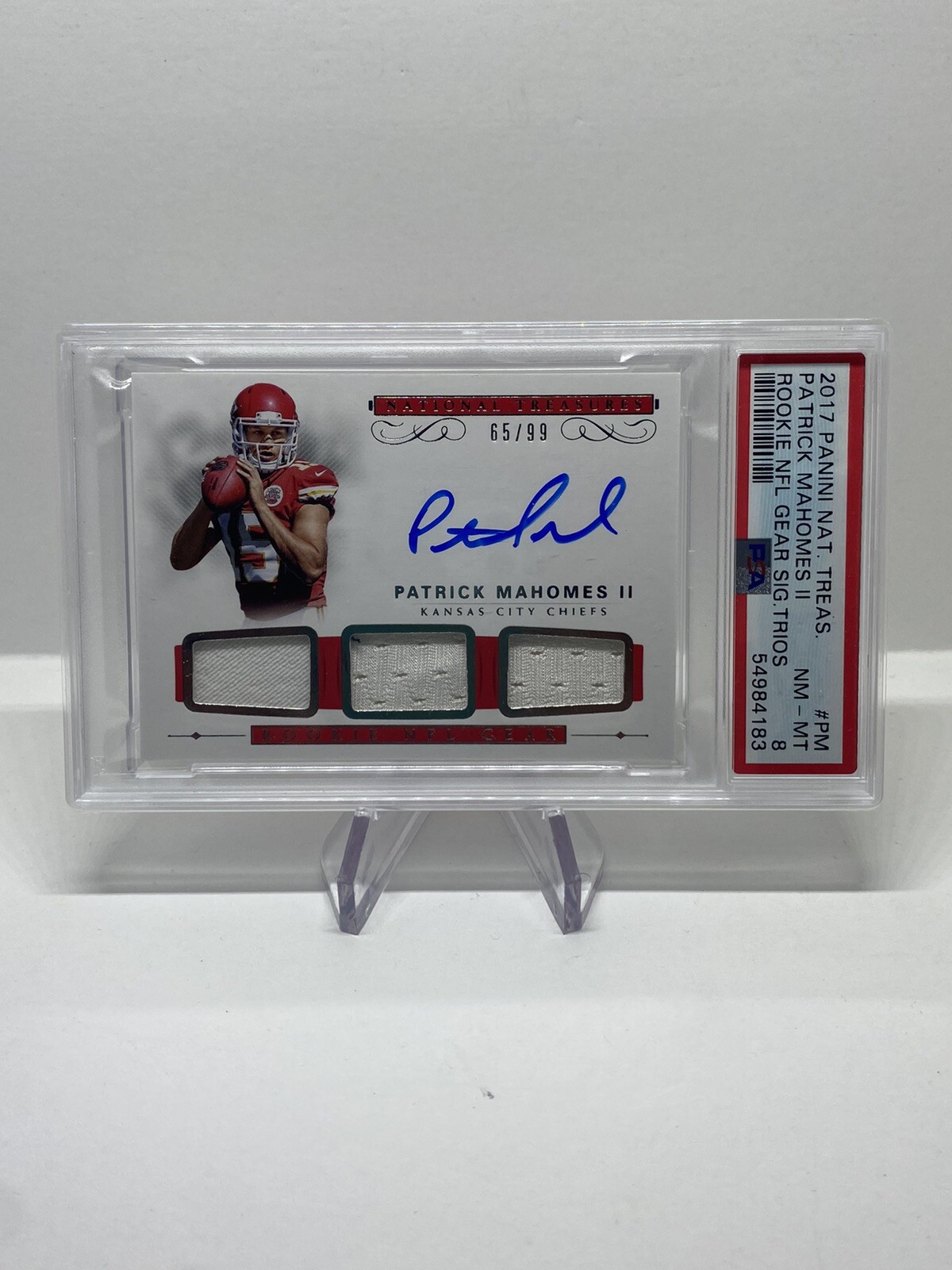 Patrick Mahomes Panini National Treasures Rookie NFL Gear Signature Trios #PM Base
