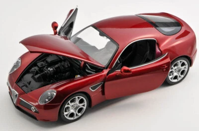 BLITZ VERSAND Alfa Romeo 8 C Competizione rot red 1:24 Welly Modell Auto NEU BOX - Bild 1 von 2