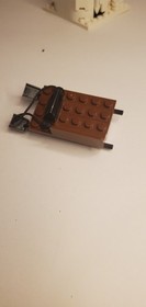 LEGO: Winter Village Cottage (10229) Missing minifigures and some pieces
