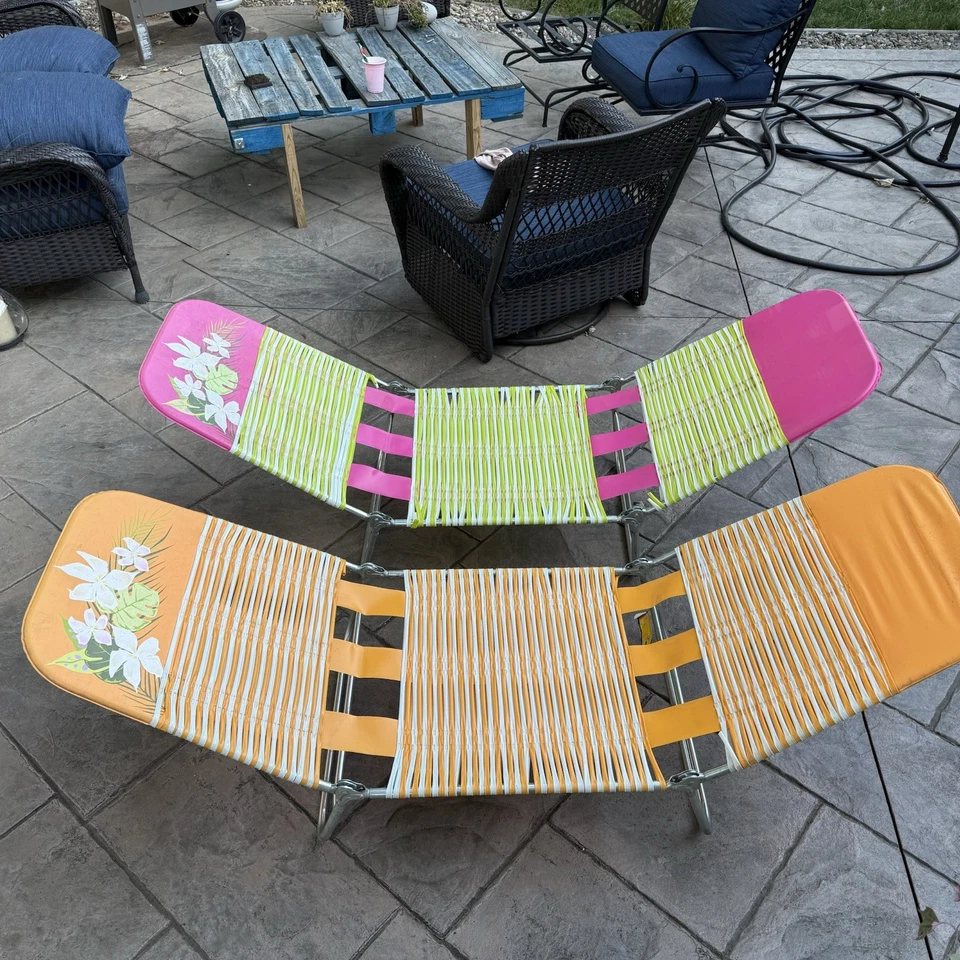 Vibrante Par de Sillones Retro de Aluminio y Vinilo con Correa para Piscina Patio! Rosa y naranja Foto 4 de 4