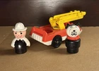 Vtg! Fisher Price Little People Fire Engine, Fireman & Pet Dog Extendable Ladder