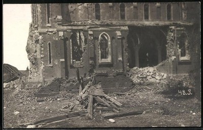 Fotografie Sommeschlacht, zerschossenen Kirche in Morval, 1916 