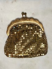 VINTAGE GOLD MESH COIN PURSE KISSLOCK CLOSURE FABRIC INTERIOR GUC