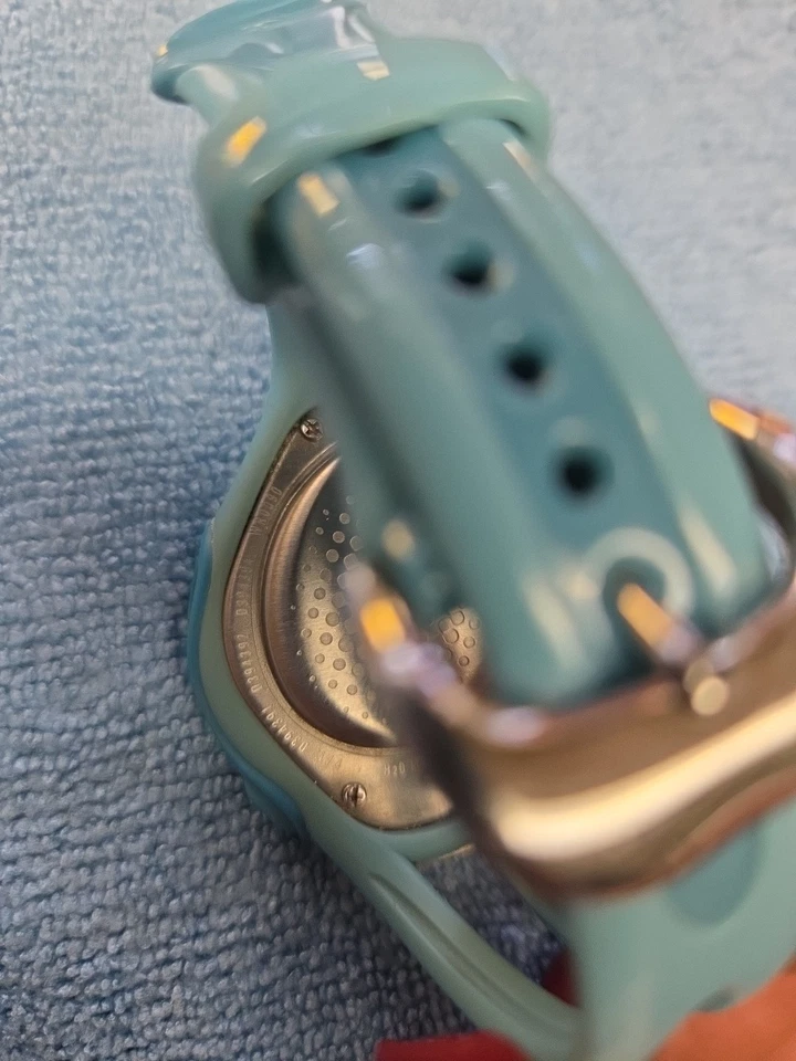 耐克女式 D394391 多功能蓝色橡胶 36 毫米石英数字手表 6 1/2 — 第 3/3 张图片