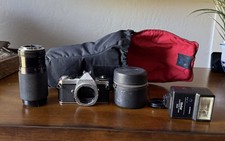 PENTAX ME SUPER 35mm SLR CAMERA BODY W/50mm AND 200mm LENES /FLASH/BAG. TESTED