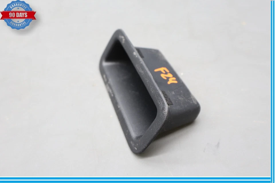 Puerta trasera Infiniti QX56 11-20 puerta levadiza liberación tirador manija taza bolsillo OEM Foto 3 de 4