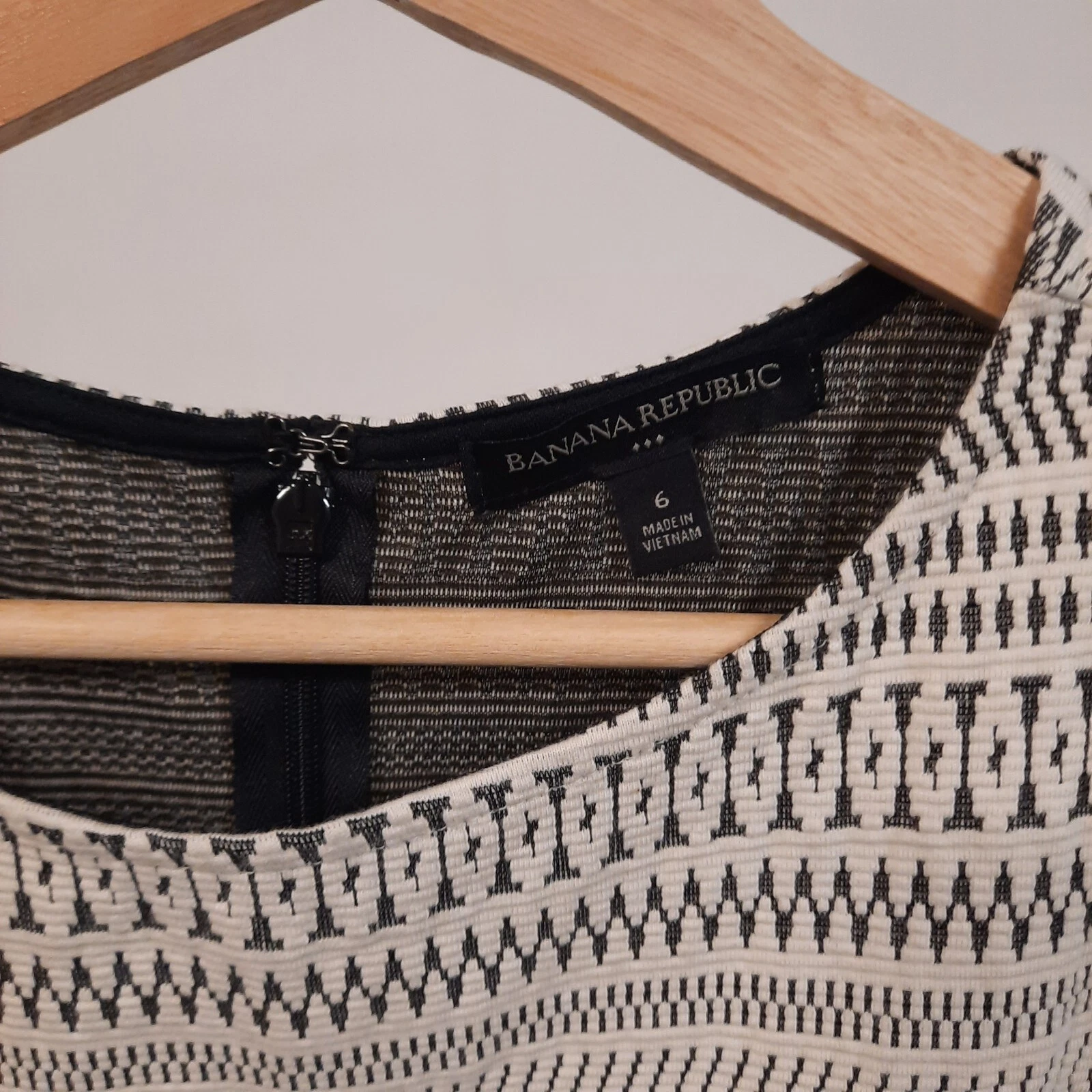 OFF WHITE Banana Republic A line taglia 6 maglia senza maniche geometrica bianco sporco righe nere