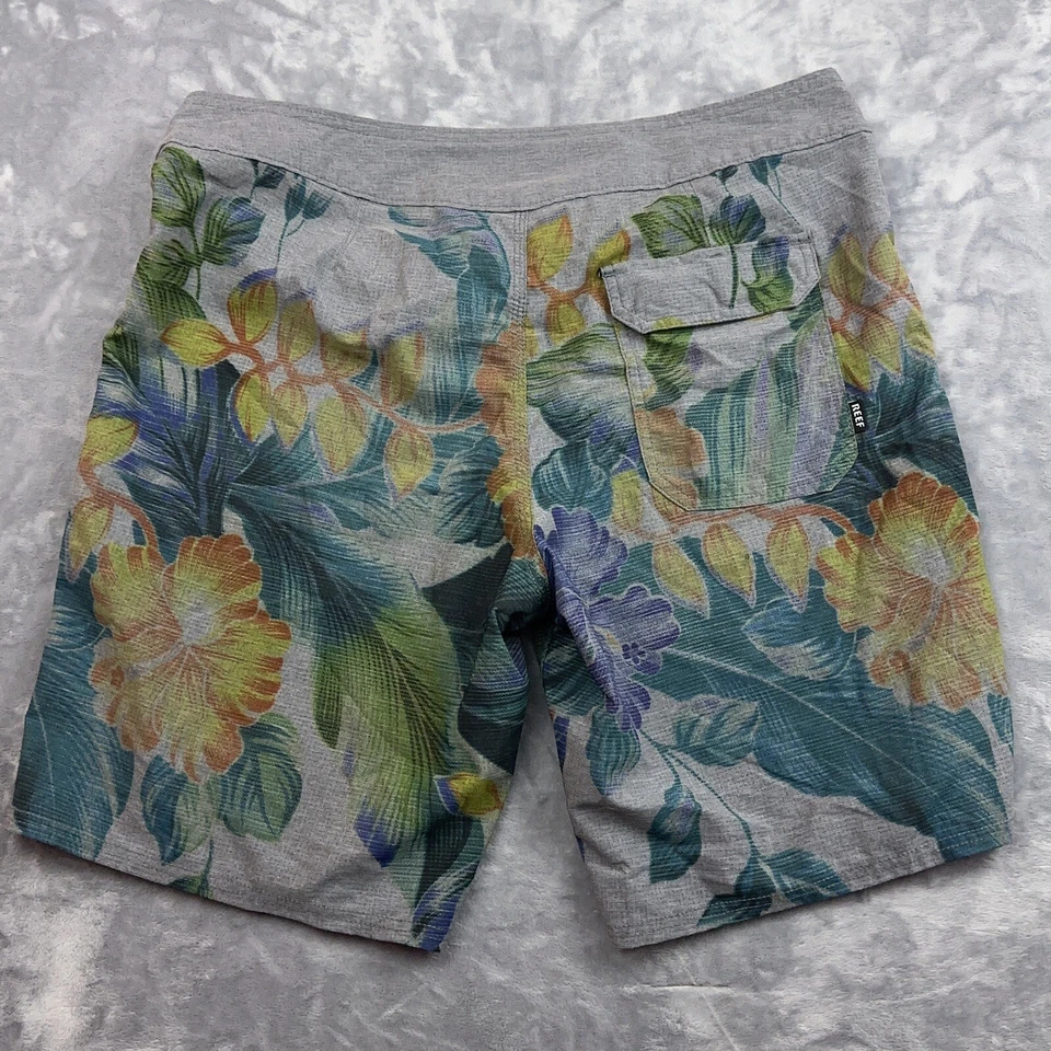 Pantalones cortos de tabla Reef para hombre talla 36 gris floral para viajar en la playa nadar surf Foto 2 de 4