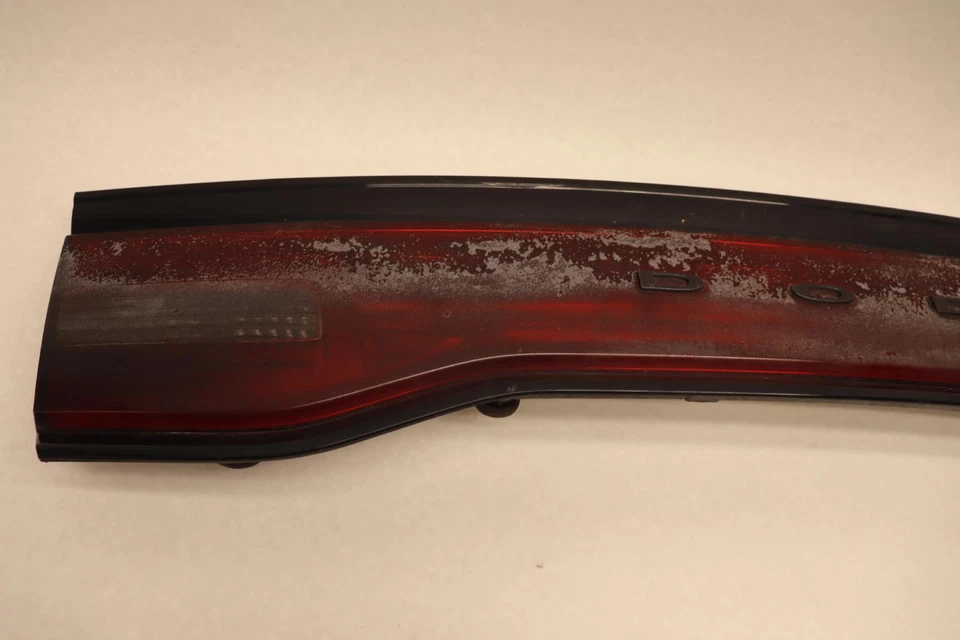 Dodge Charger 2011-2014 portón trasero maletero cubierta luz trasera central lámpara OEM Foto 4 de 4