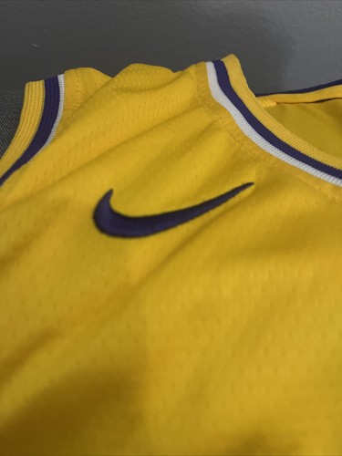 Los Angeles Lakers 2018 Lebron James #23 Nike Gold Size 54 - Picture 4 of 9