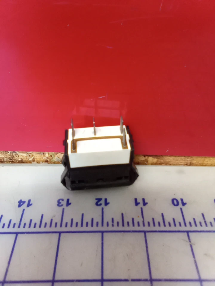 Interruptor indicador de luz de advertencia roja Bluebird School Bus Vision 0027335 que... Foto 4 de 4