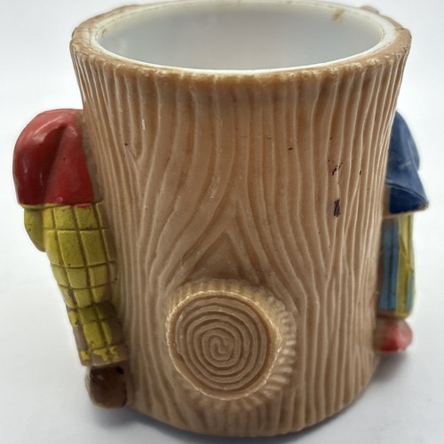 Vintage Rupert Bear Egg Cup - Beaverbrook Newspaper Ltd 1972 Plastic - Picture 4 of 9