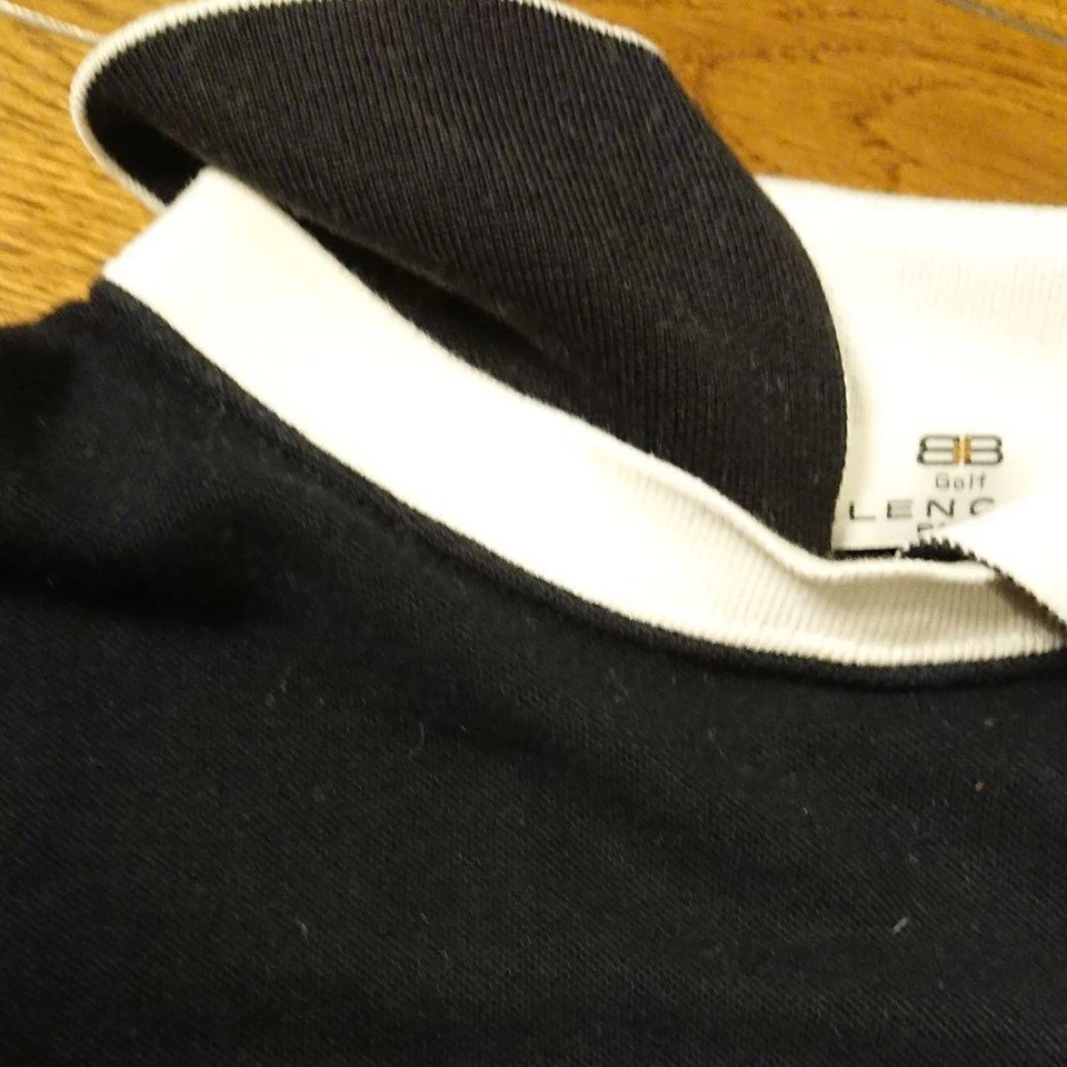 USADO BALENCIAGA GOLF LOGO BLANCO Y NEGRO MANGA CORTA TEJIDO BUENO Foto 4 de 4