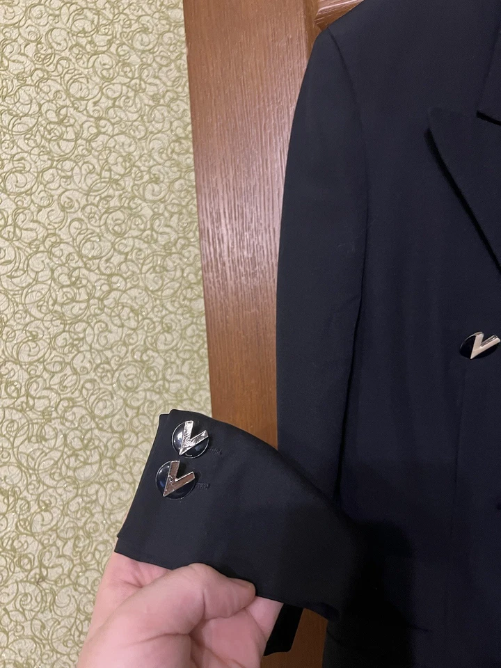 JAQUETA BLAZER LÃ SMOKING DESIGN DE ALTA COSTURA GIANNI VERSACE MUITO RARA 1980/90 TAMANHO 44 - Imagem 3 de 4