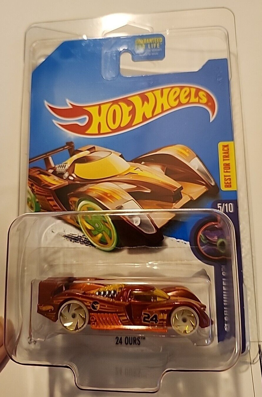 Hot Wheels 2017 Treasure Hunt HW Glow Wheels 24 Ours
