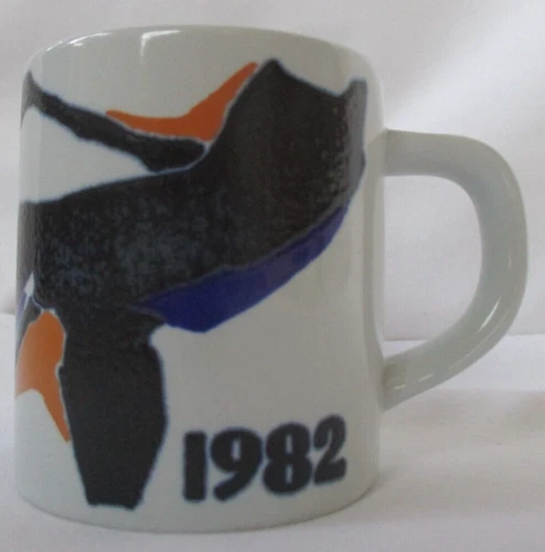 ROYAL COPENHAGEN DENMARK 1982 ANNUAL MUG SMALL EX++