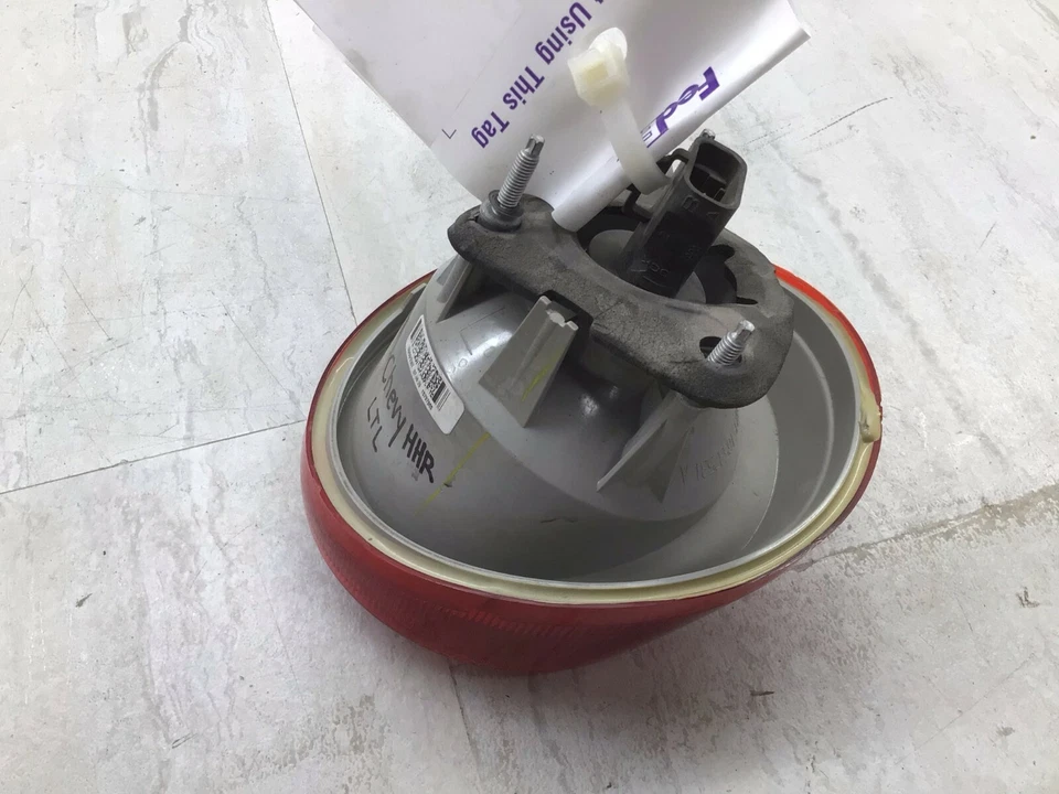 Conjunto de lámpara trasera izquierda Chevrolet HHR 2006-2011 GM usado 15797855 Foto 3 de 3