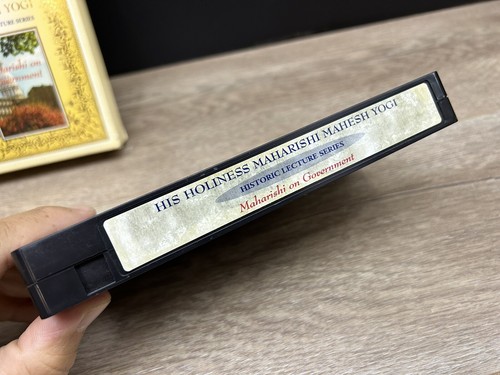 His Holiness Maharishi Mahesh Yogi Historic Lecture Series On Government VHS - 第 3/12 張圖片